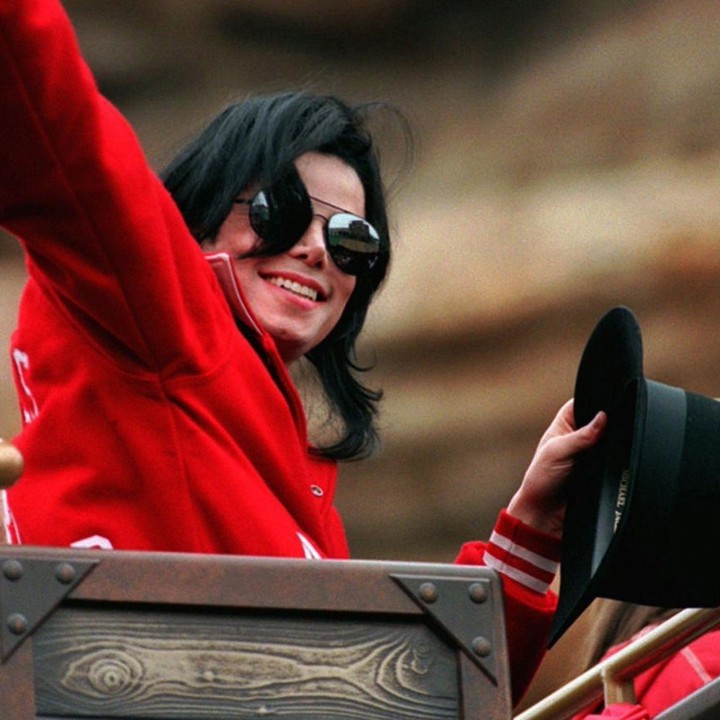 WOW! Dcéra Michaela Jacksona zverejnila len pár dní pred výročím jeho smrti doposiaľ nikdy nezverejnené zábery