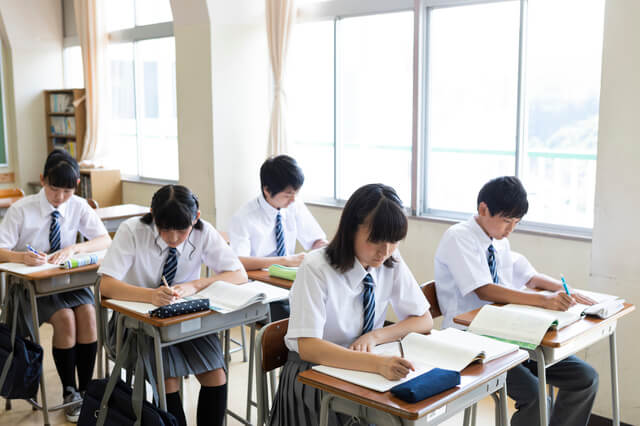 vzdelanie študentov v Japonsku