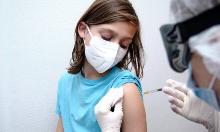Viedeň začne očkovať malé deti bez povolenia EÚ