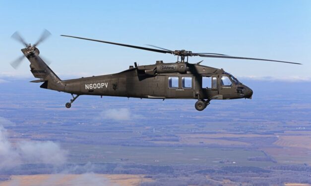 Vrtuľník Black Hawk úspešne absolvoval prvé lety bez pilota