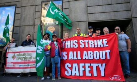 Veľkú Britániu zasiahol najväčší štrajk v železničnej doprave za viac ako 30 rokov