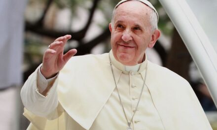 Pápež má v pláne navštíviť Moskvu a Kyjev
