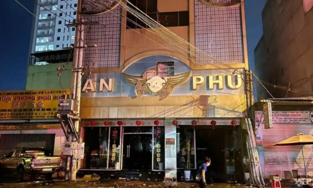 Vo Vietname zatkli majiteľa baru, v ktorom požiar zabil 32 ľudí