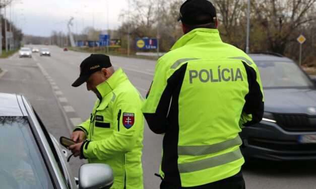 Polícia obvinila 53-ročného vodiča, na priechode zrazil chodca a ušiel!?