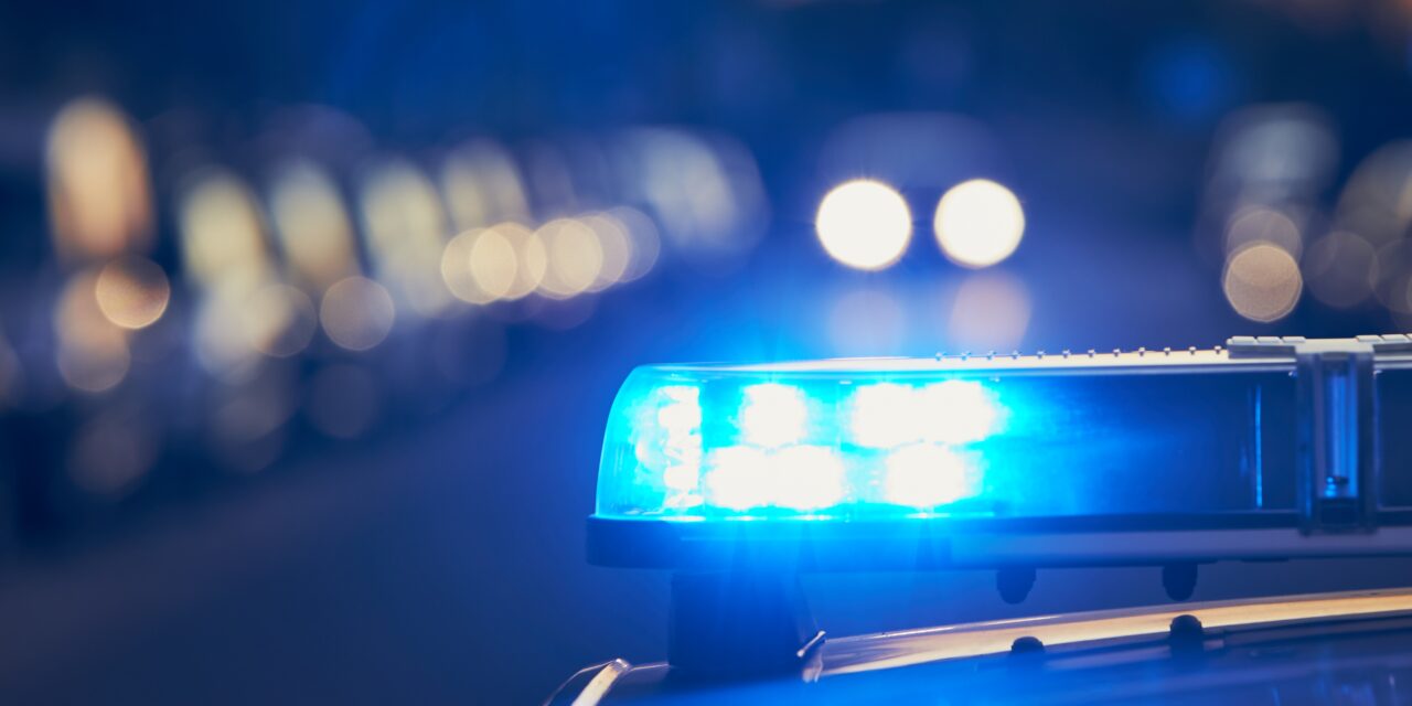 Trier: Päť policajtov je zranených po útoku železnými tyčami a fľašami!?
