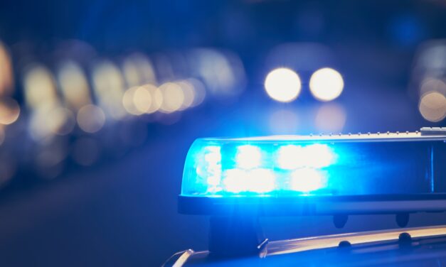 Trier: Päť policajtov je zranených po útoku železnými tyčami a fľašami!?